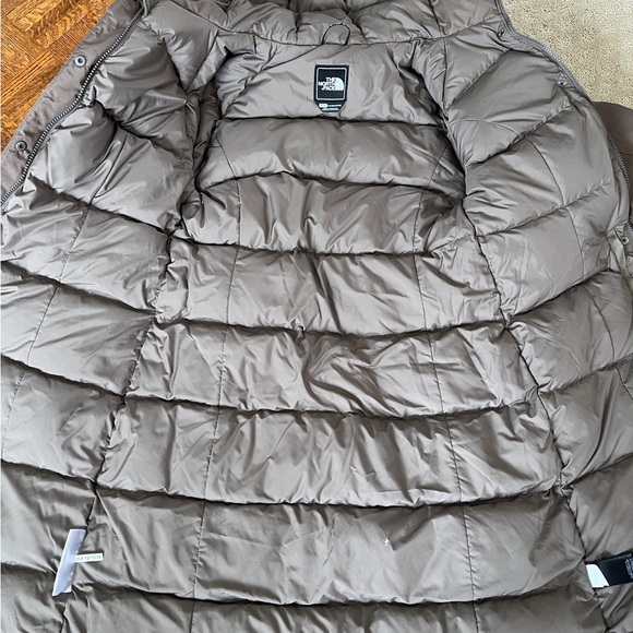 North Face Parka- Women’s size small like new - Picture 6 of 6